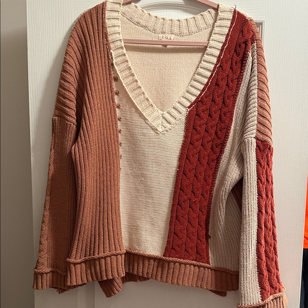 POL V-Neck Sweater in Cream and Brown